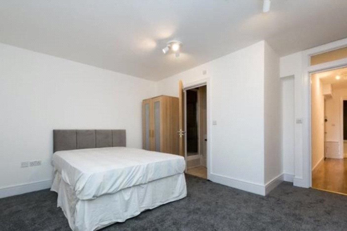 3 bedroom Flat to rent in Ash Court-view8