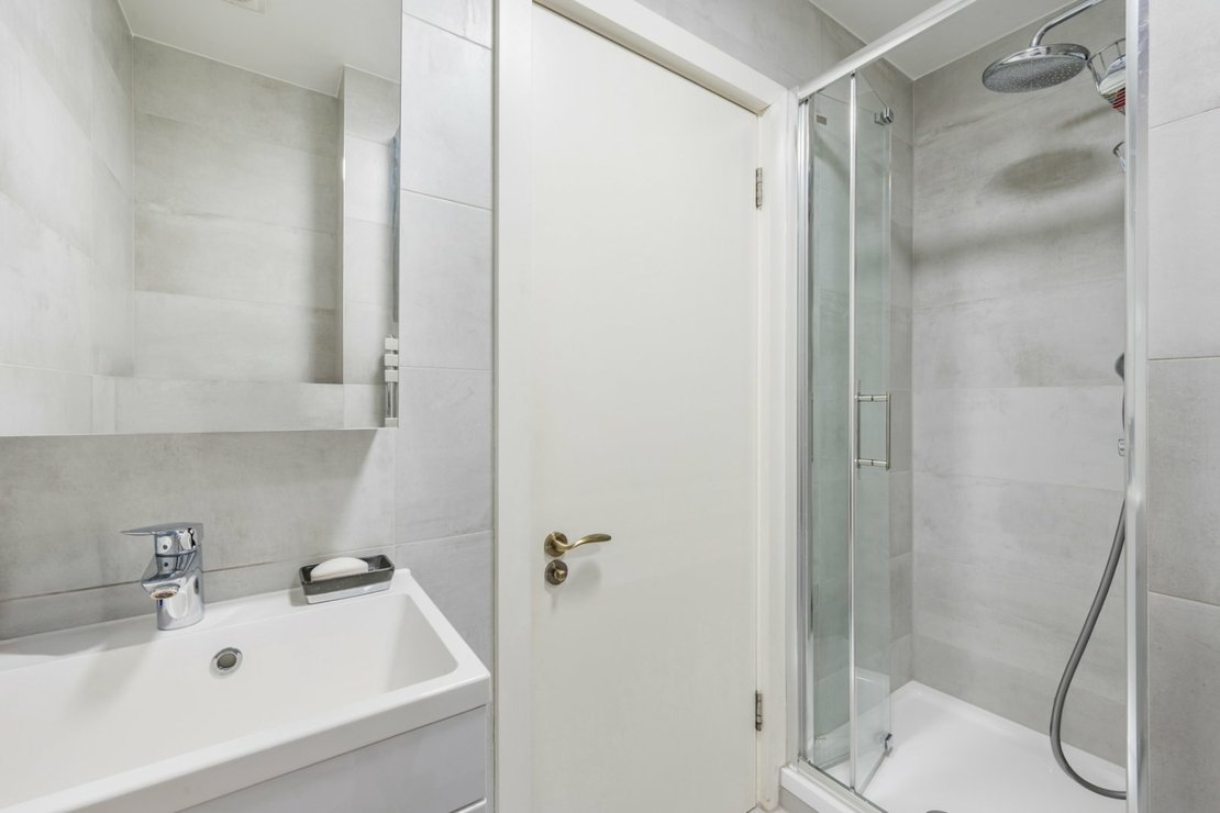 2 bedroom Flat to rent in Belgrave Gardens-view10