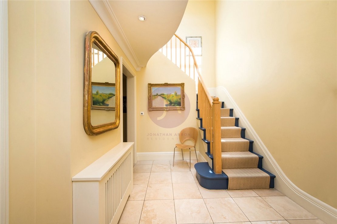 2 bedroom Properties to rent in Belgravia Mansions-view15