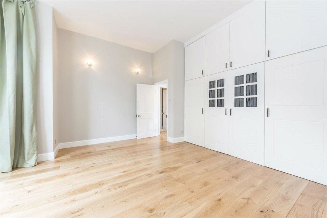 3 bedroom Maisonette to rent in Belsize Square-view10