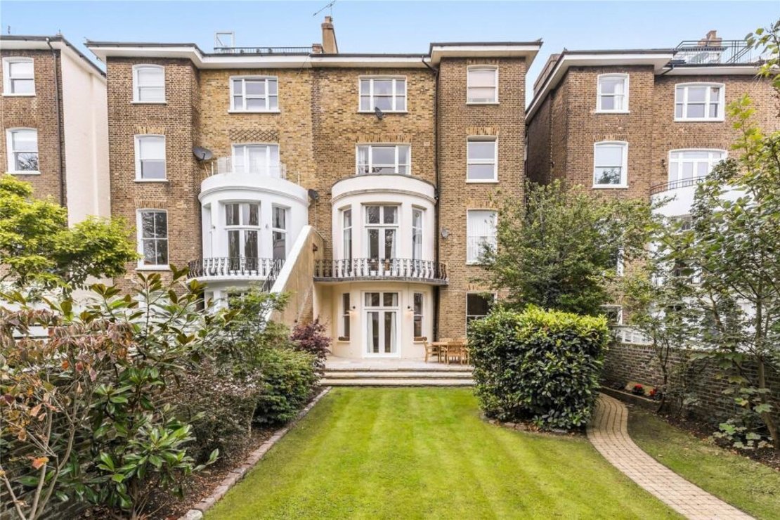 3 bedroom Maisonette to rent in Belsize Square-view14