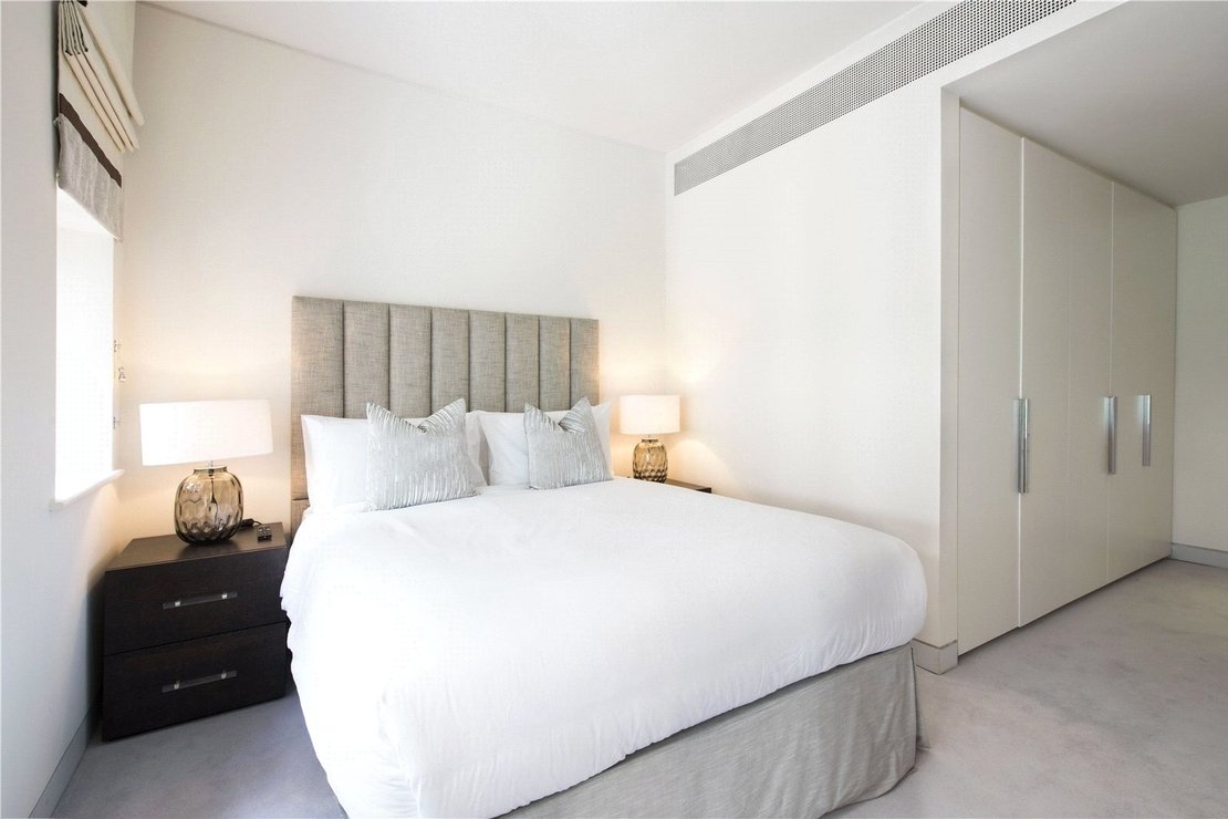 2 bedroom Flat to rent in Binney Street-view6