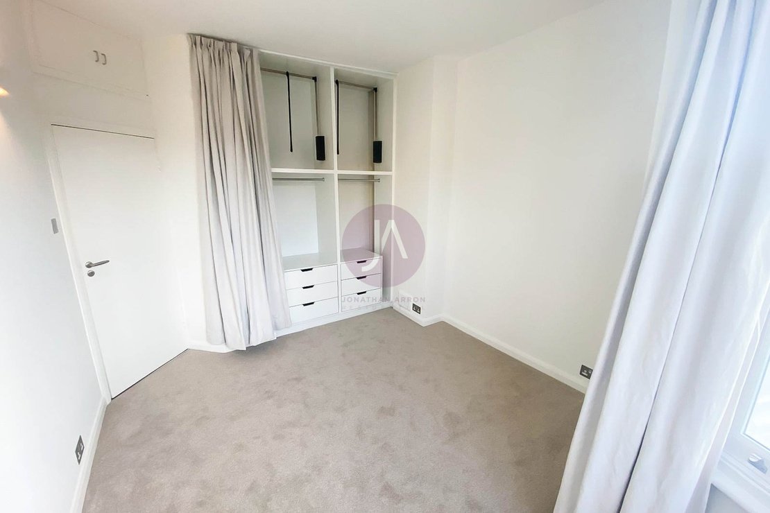 2 bedroom Flat to rent in Bisham Gardens-view12