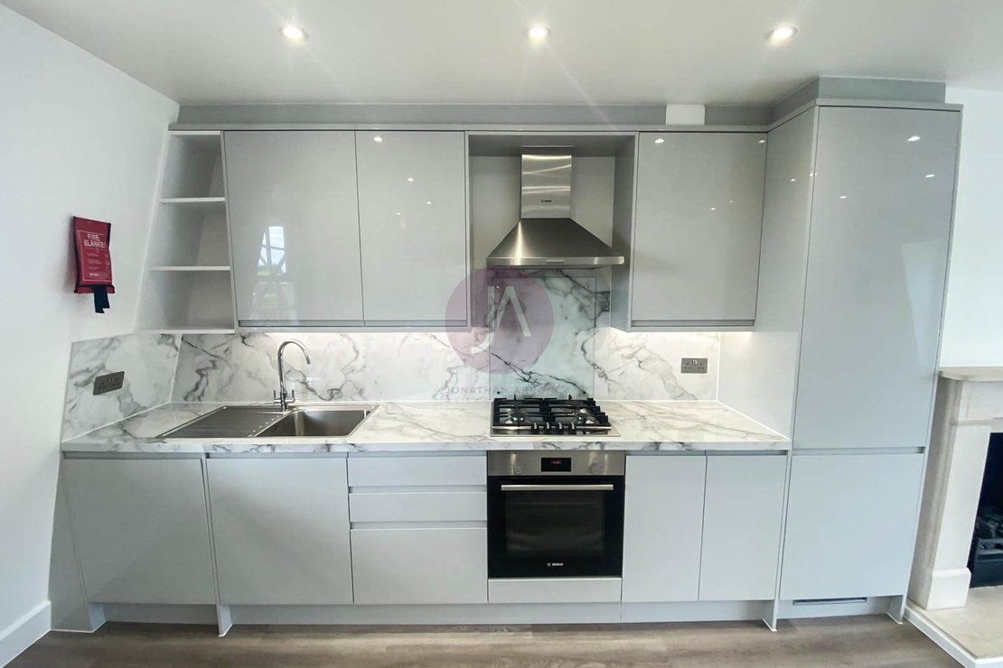2 bedroom Flat to rent in Blenheim Terrace-view5