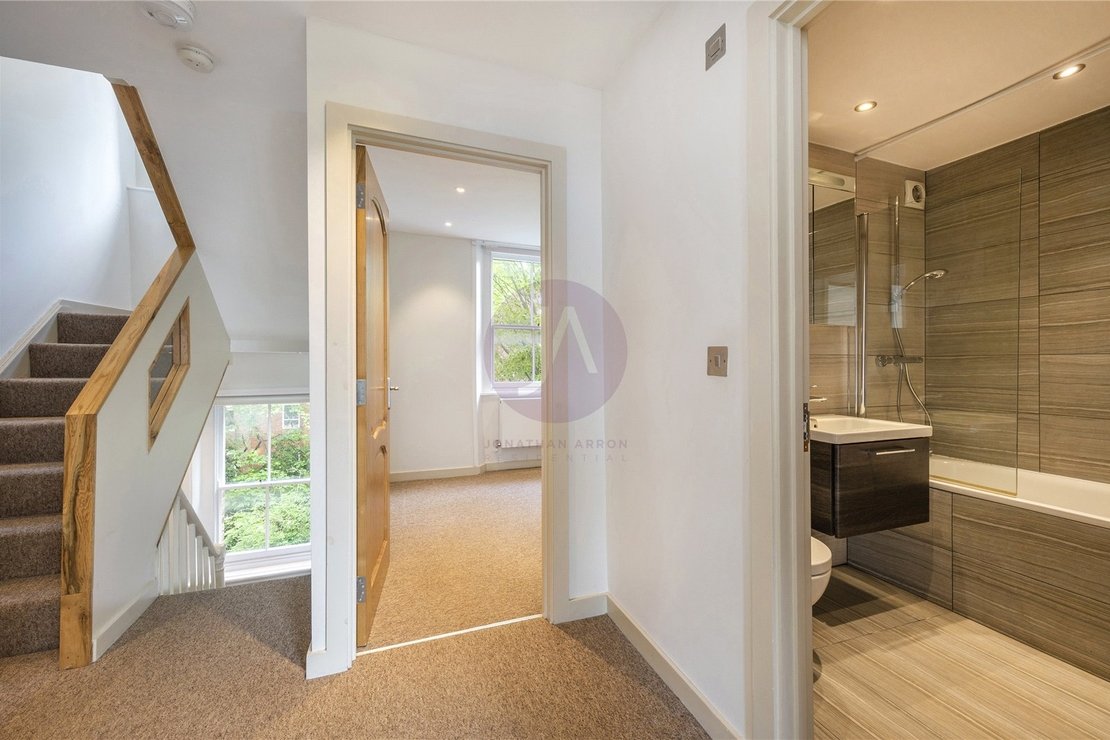 2 bedroom Flat,Maisonette to rent in Blenheim Terrace-view10