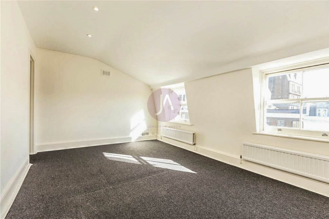 3 bedroom Flat to rent in Blenheim Terrace-view4