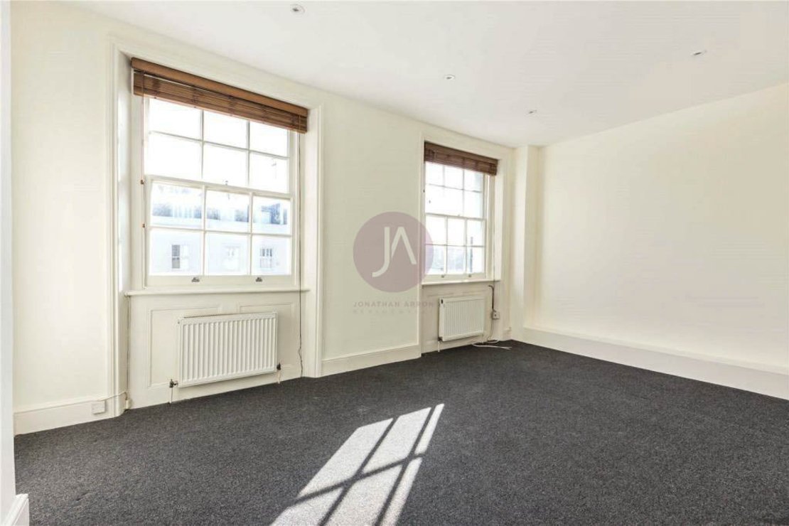 3 bedroom Flat to rent in Blenheim Terrace-view2