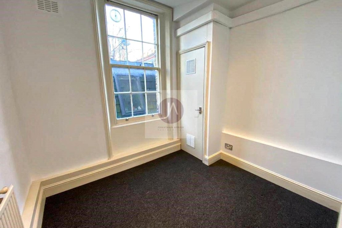 1 bedroom Flat to rent in Blenheim Terrace-view6