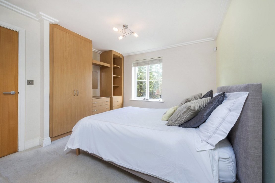 2 bedroom Flat to rent in Bloomsbury Close,-view5