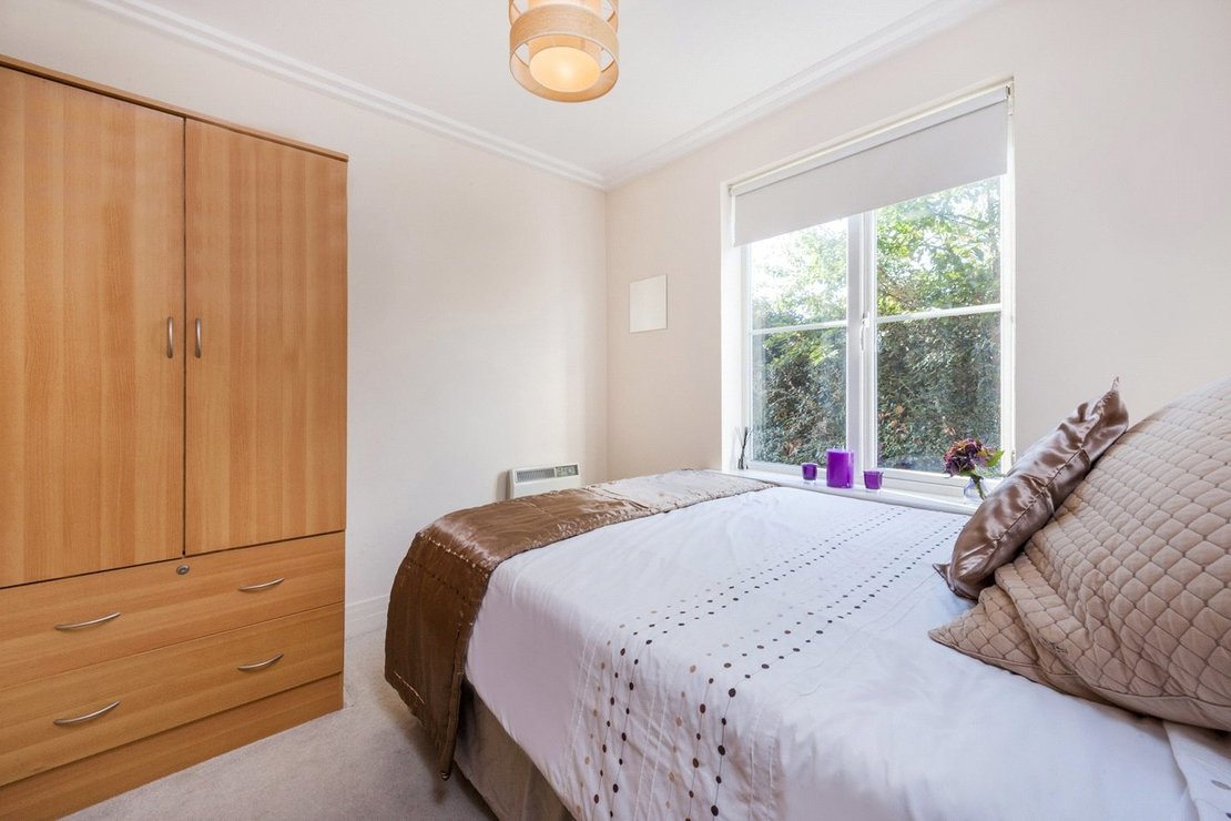 2 bedroom Flat to rent in Bloomsbury Close,-view6