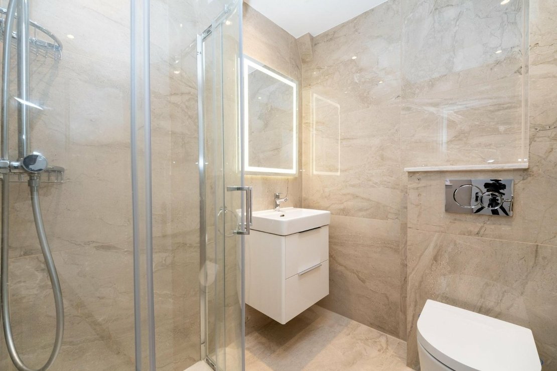 2 bedroom Flat to rent in Boscombe Road-view5