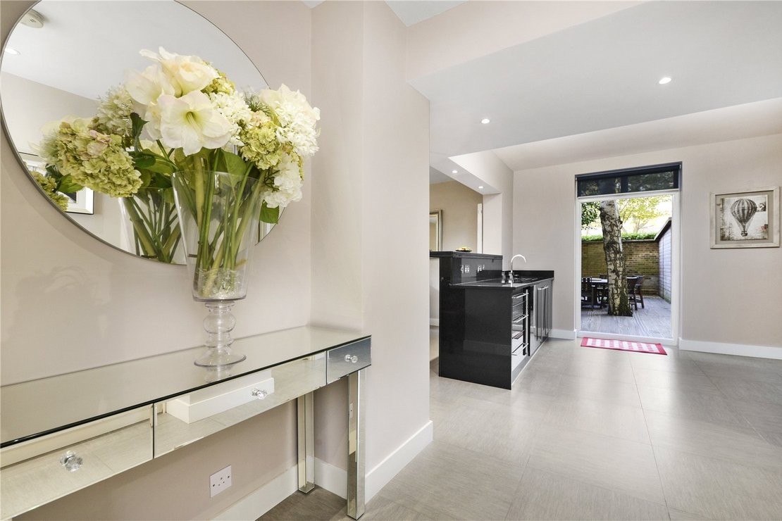 3 bedroom Flat,Newhome to rent in Boydell Court-view4