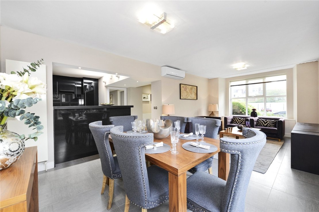 3 bedroom Flat,Newhome to rent in Boydell Court-view1