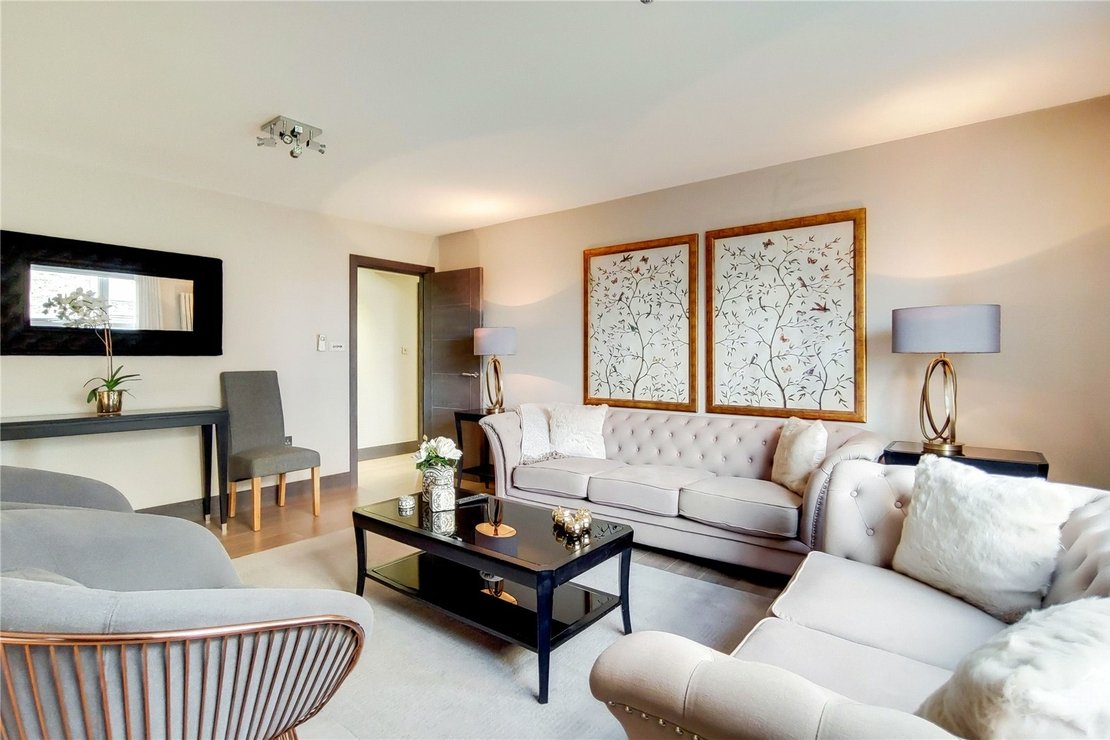 3 bedroom Flat,Newhome to rent in Boydell Court-view1