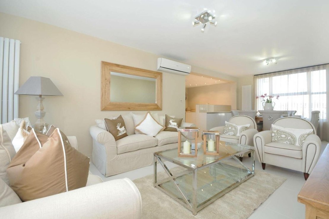 3 bedroom Flat,Newhome to rent in Boydell Court-view4