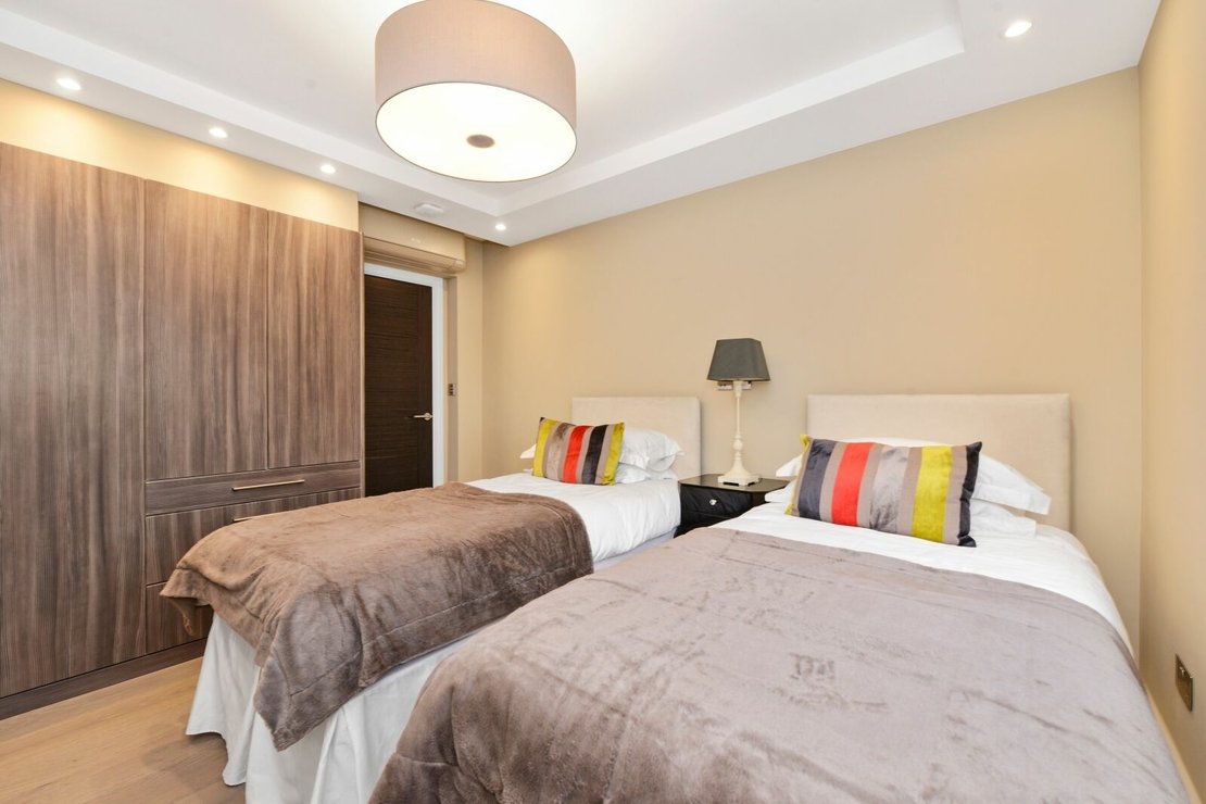 3 bedroom Flat,Newhome to rent in Boydell Court-view4