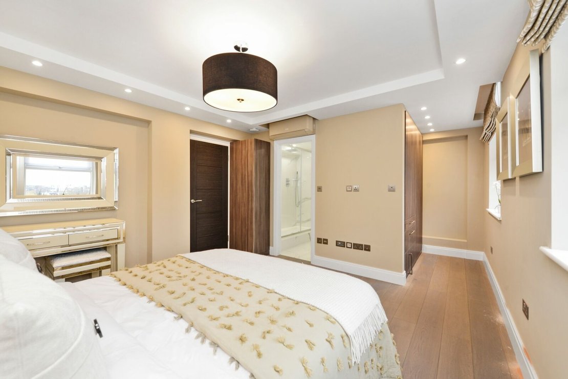 3 bedroom Flat,Newhome to rent in Boydell Court-view5