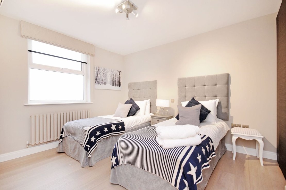 3 bedroom Flat,Newhome to rent in Boydell Court-view9