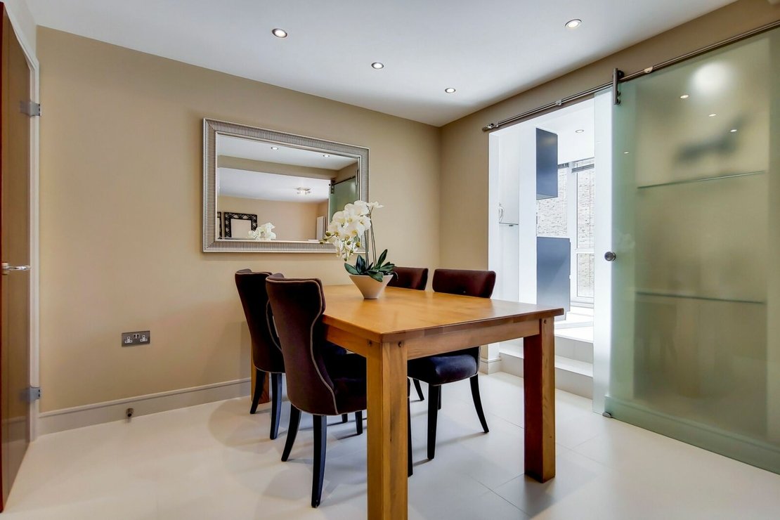 3 bedroom Flat,Newhome to rent in Boydell Court-view6