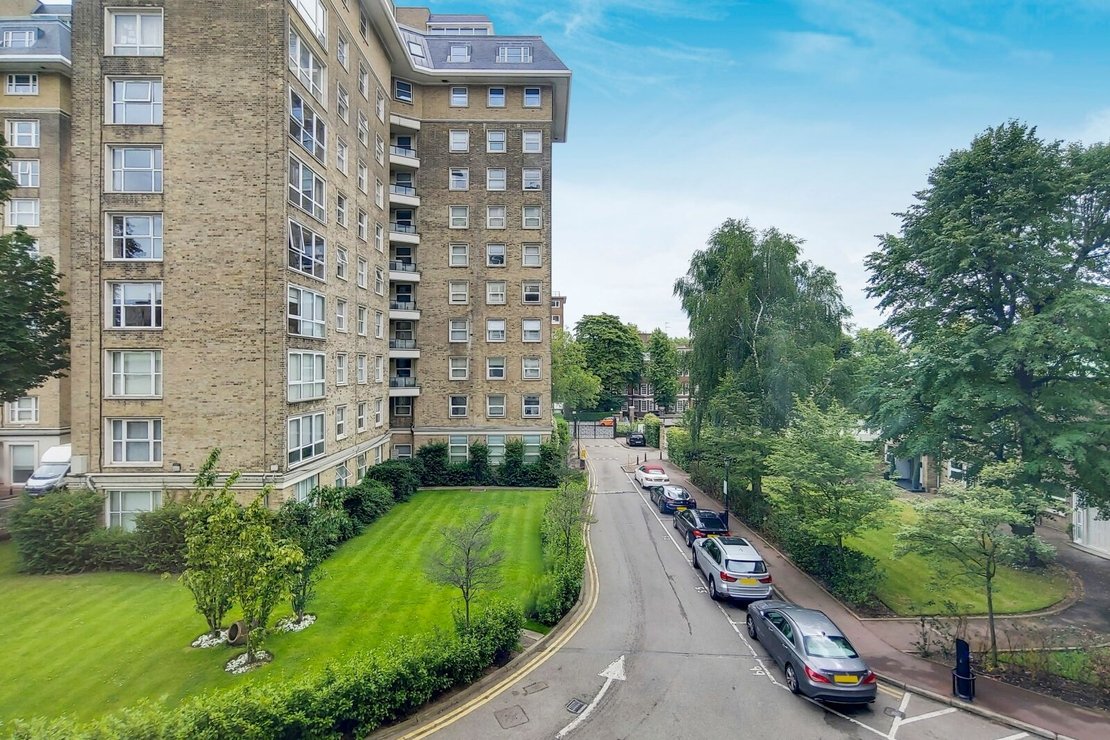3 bedroom Flat,Newhome to rent in Boydell Court-view16