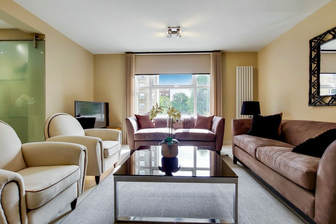 3 bedroom Flat,Newhome to rent in Boydell Court-view3