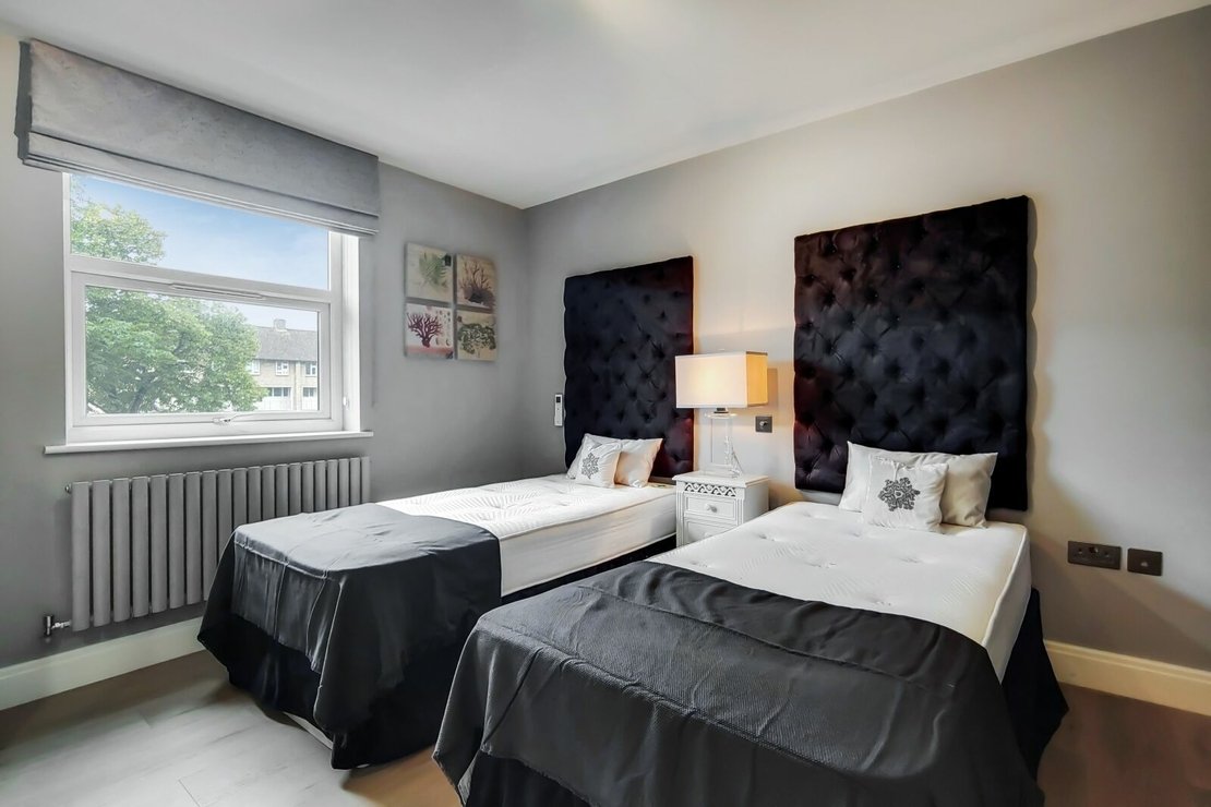 3 bedroom Flat,Newhome to rent in Boydell Court-view10