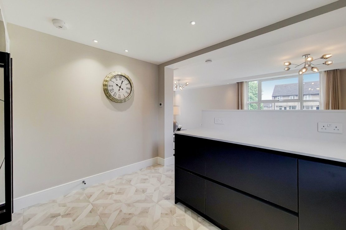 3 bedroom Flat,Newhome to rent in Boydell Court-view3