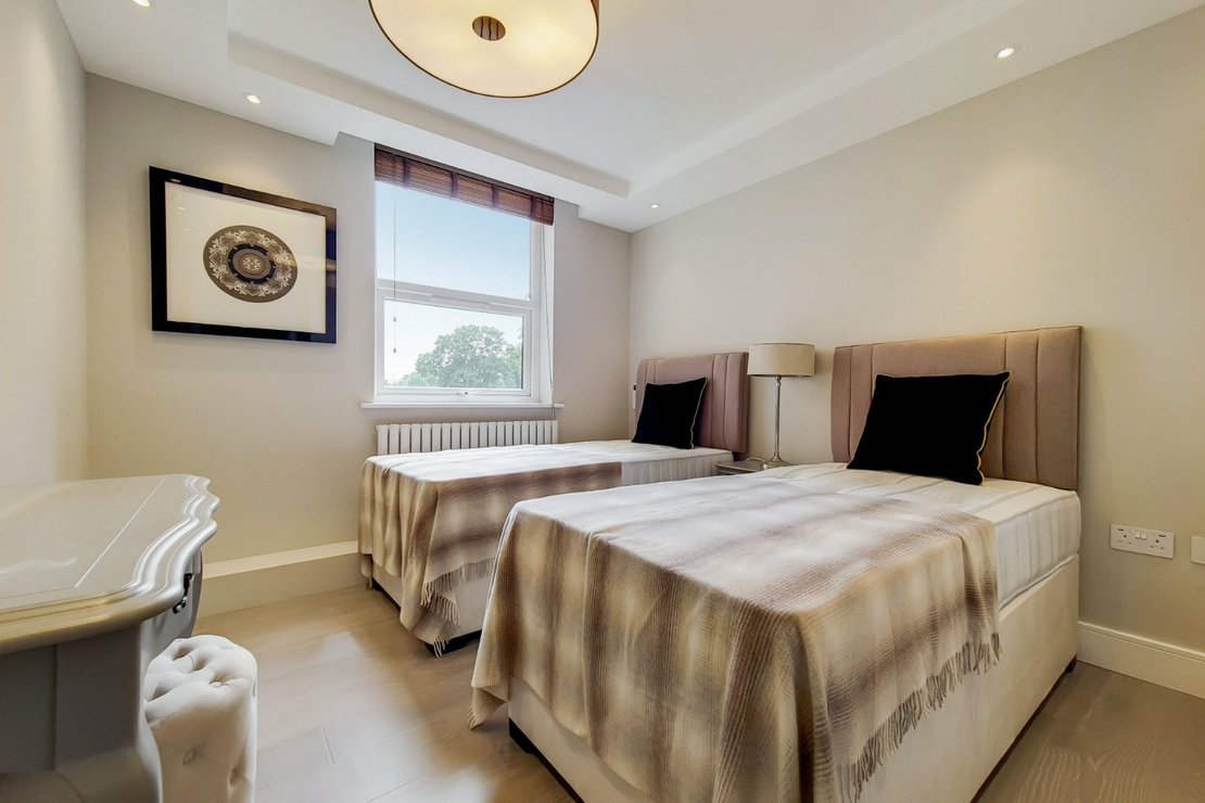 3 bedroom Flat,Newhome to rent in Boydell Court-view8