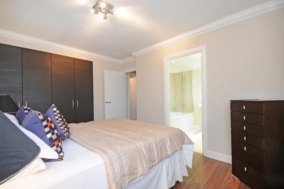 3 bedroom Flat to rent in Boydell Court-view6