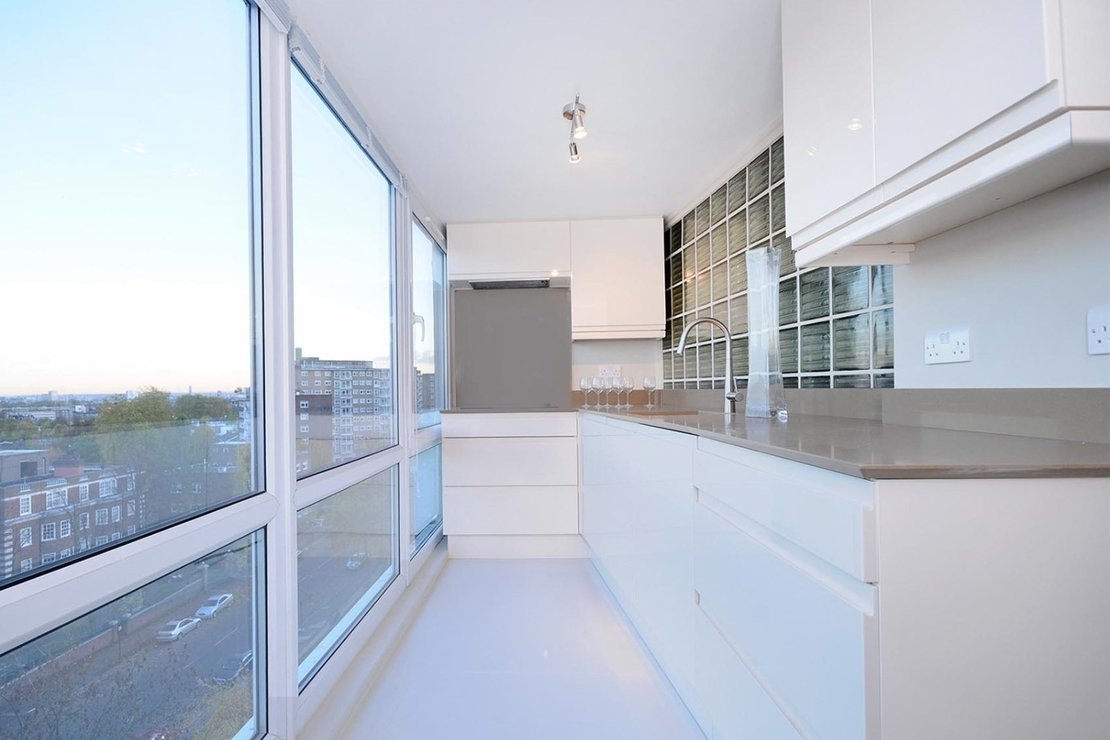 3 bedroom Flat to rent in Boydell Court-view3