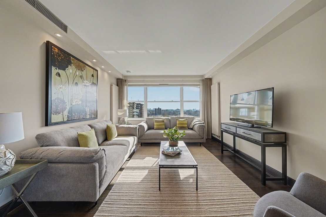 3 bedroom Flat,Newhome to rent in Boydell Court-view3