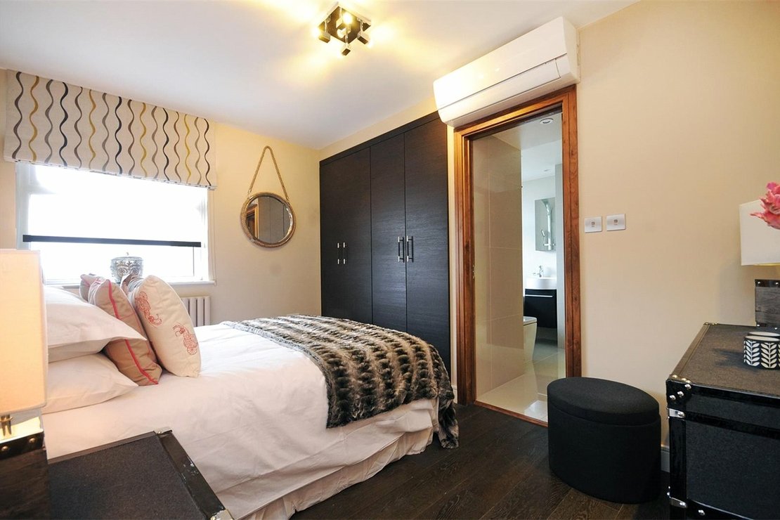 3 bedroom Flat to rent in Boydell Court-view6