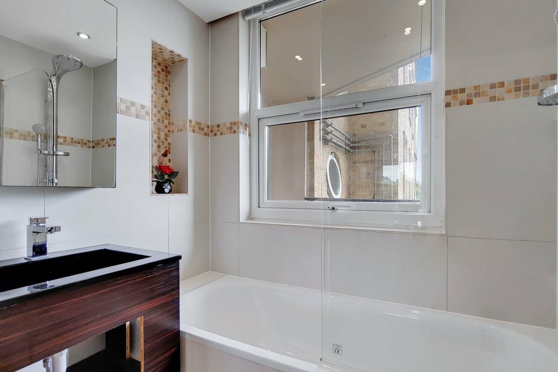 3 bedroom Flat,Newhome to rent in Boydell Court-view10