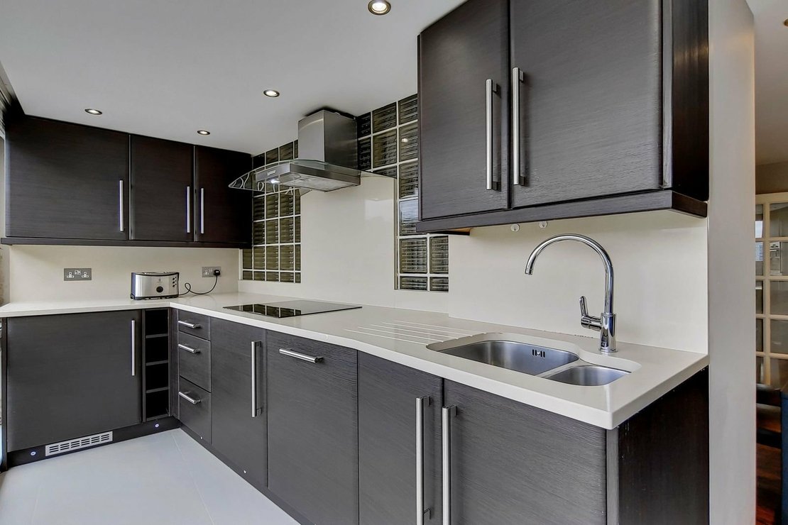 3 bedroom Flat,Newhome to rent in Boydell Court-view3