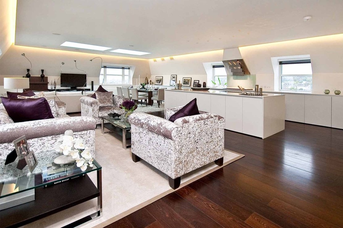 3 bedroom Flat to rent in Boydell Court-view4