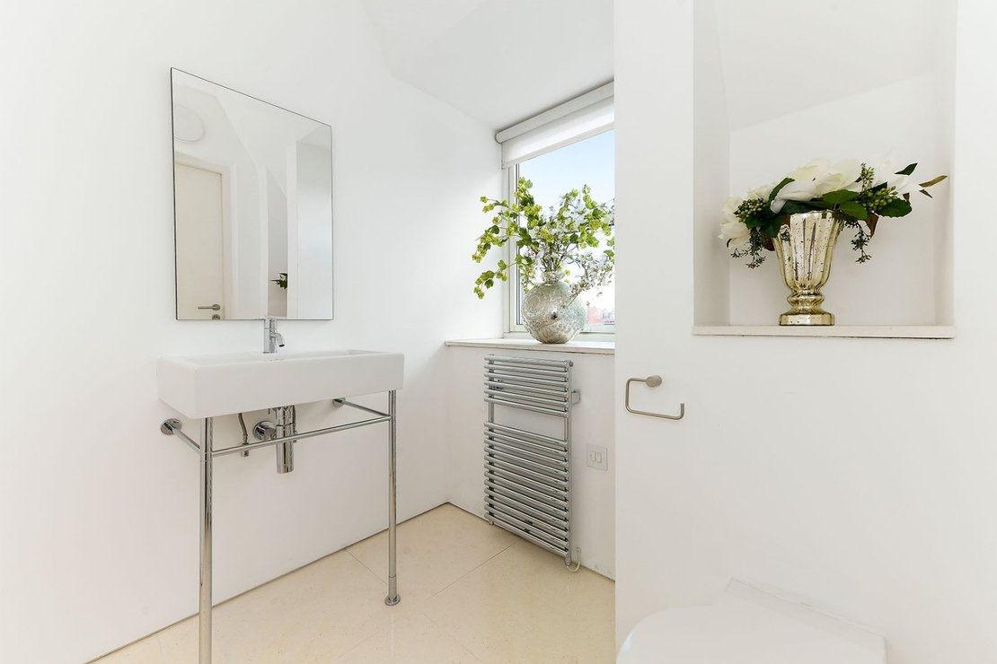 3 bedroom Flat to rent in Boydell Court-view14