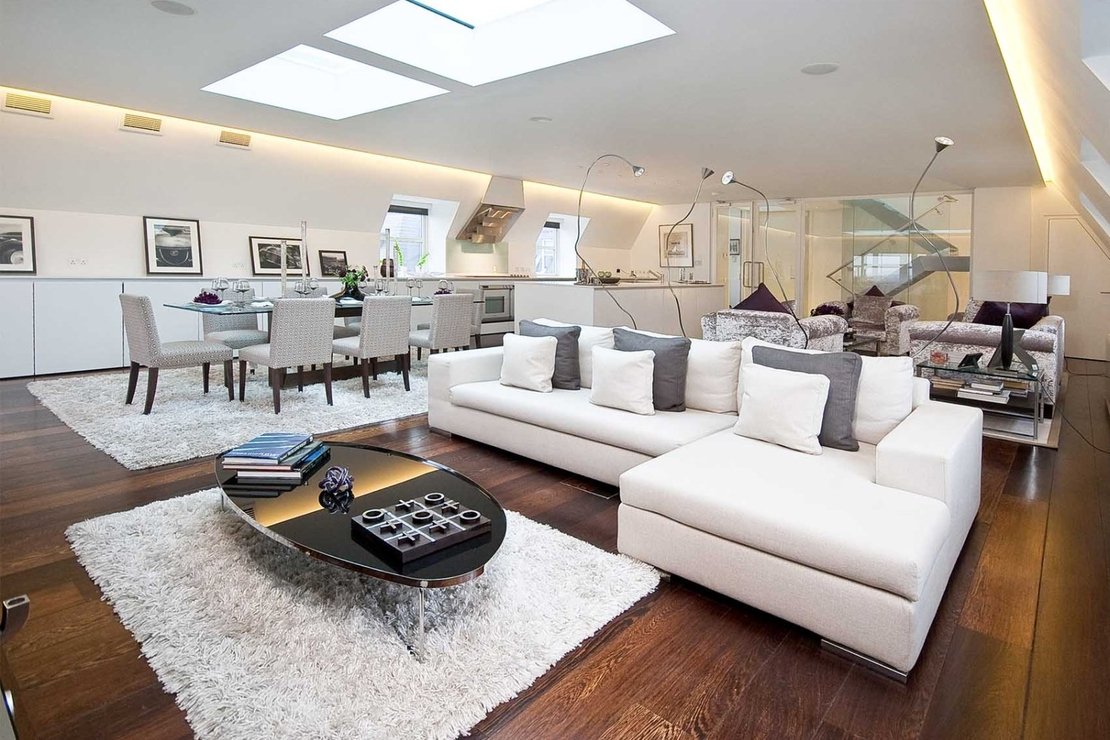 3 bedroom Flat to rent in Boydell Court-view1