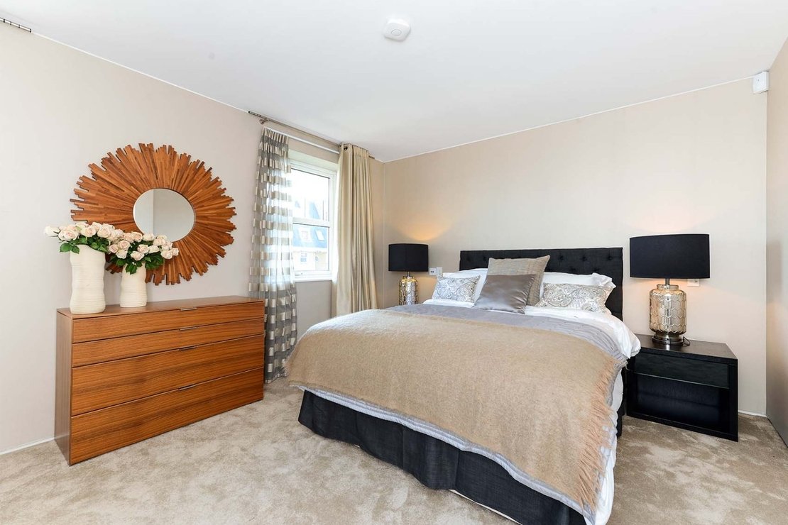 3 bedroom Flat to rent in Boydell Court-view9