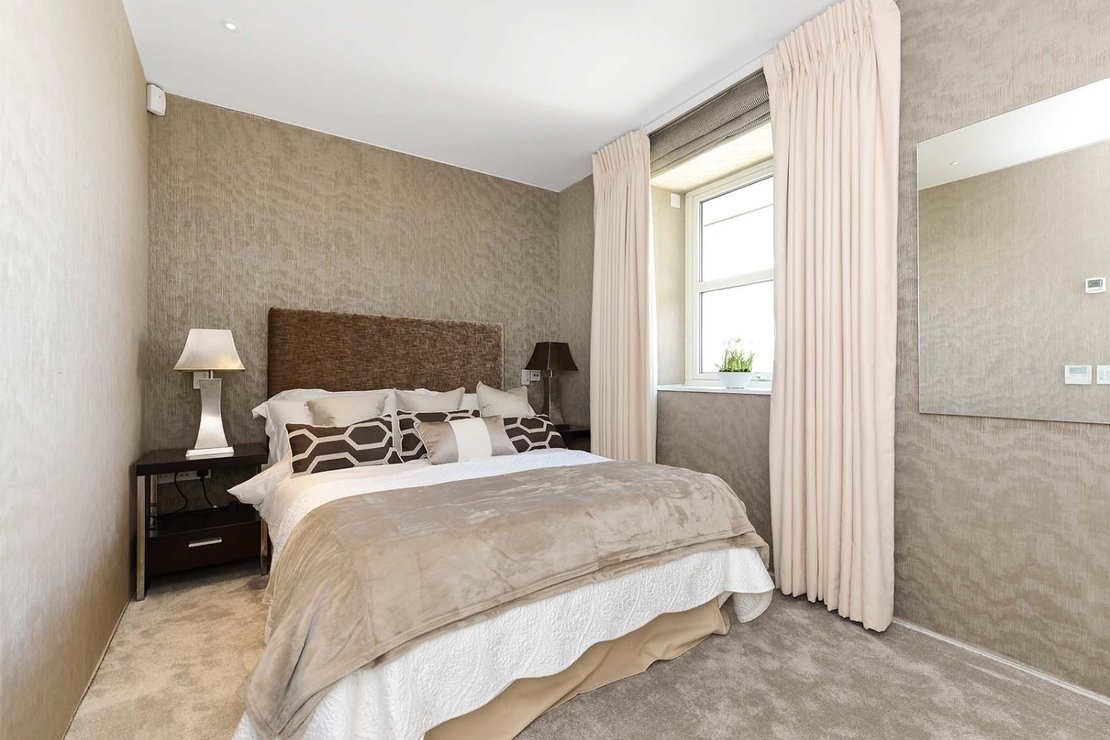 3 bedroom Flat to rent in Boydell Court-view10