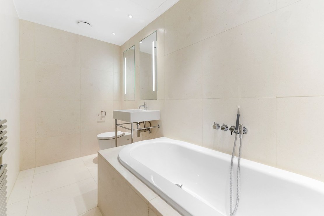 3 bedroom Flat to rent in Boydell Court-view7