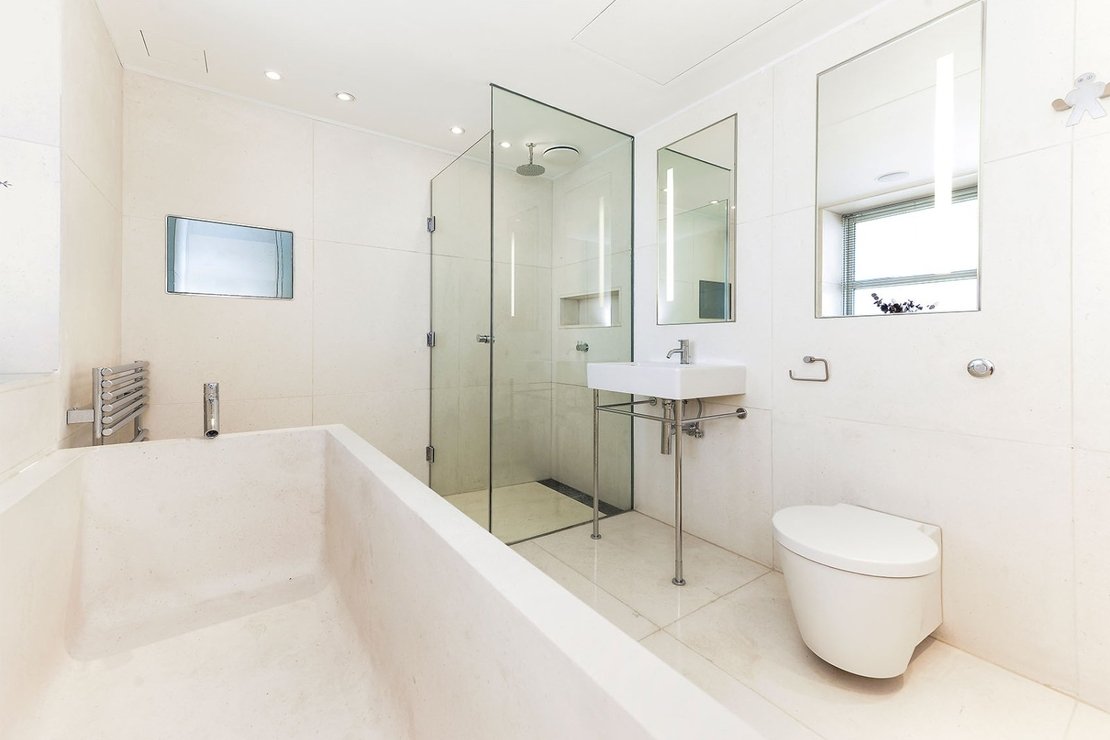 3 bedroom Flat to rent in Boydell Court-view12