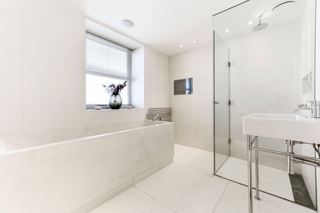 3 bedroom Flat to rent in Boydell Court-view13