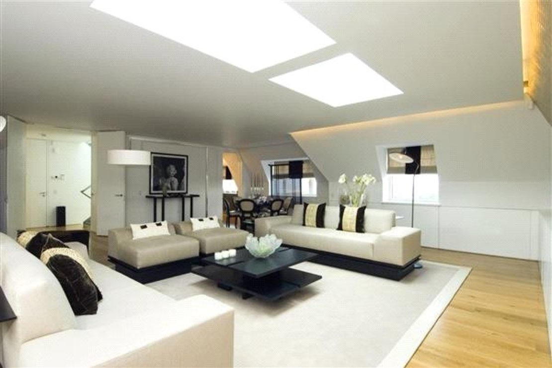 3 bedroom Flat to rent in Boydell Court-view1
