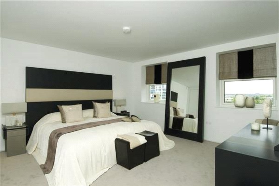 3 bedroom Flat to rent in Boydell Court-view6