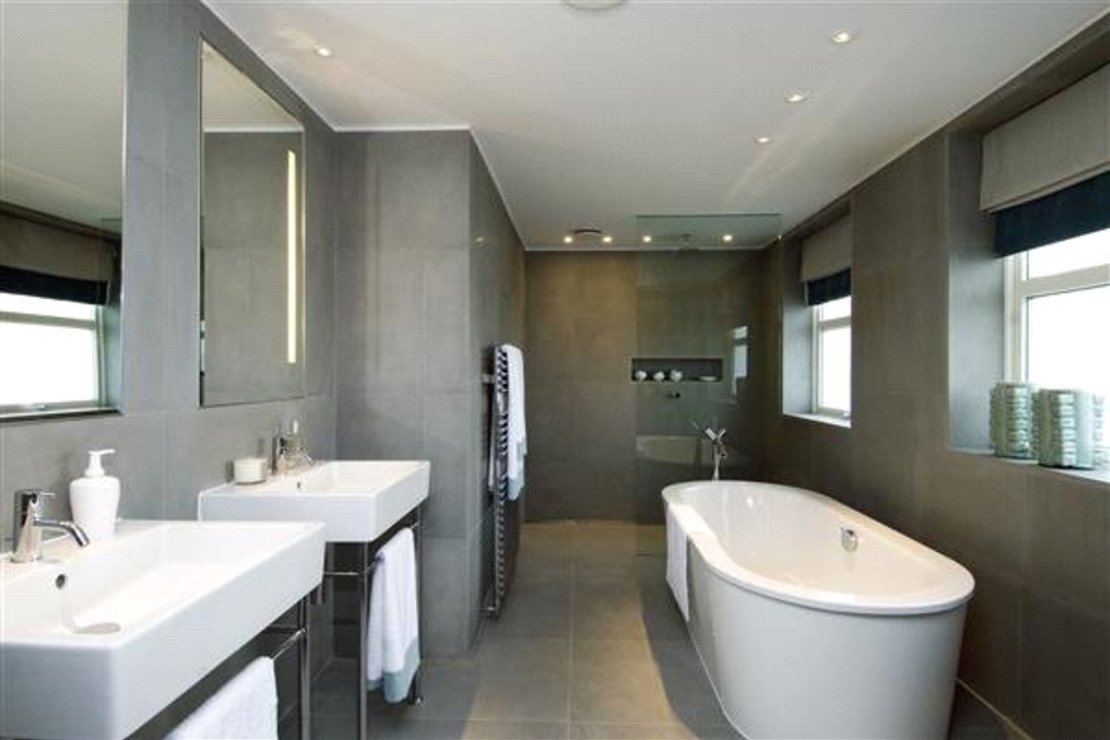 3 bedroom Flat to rent in Boydell Court-view8