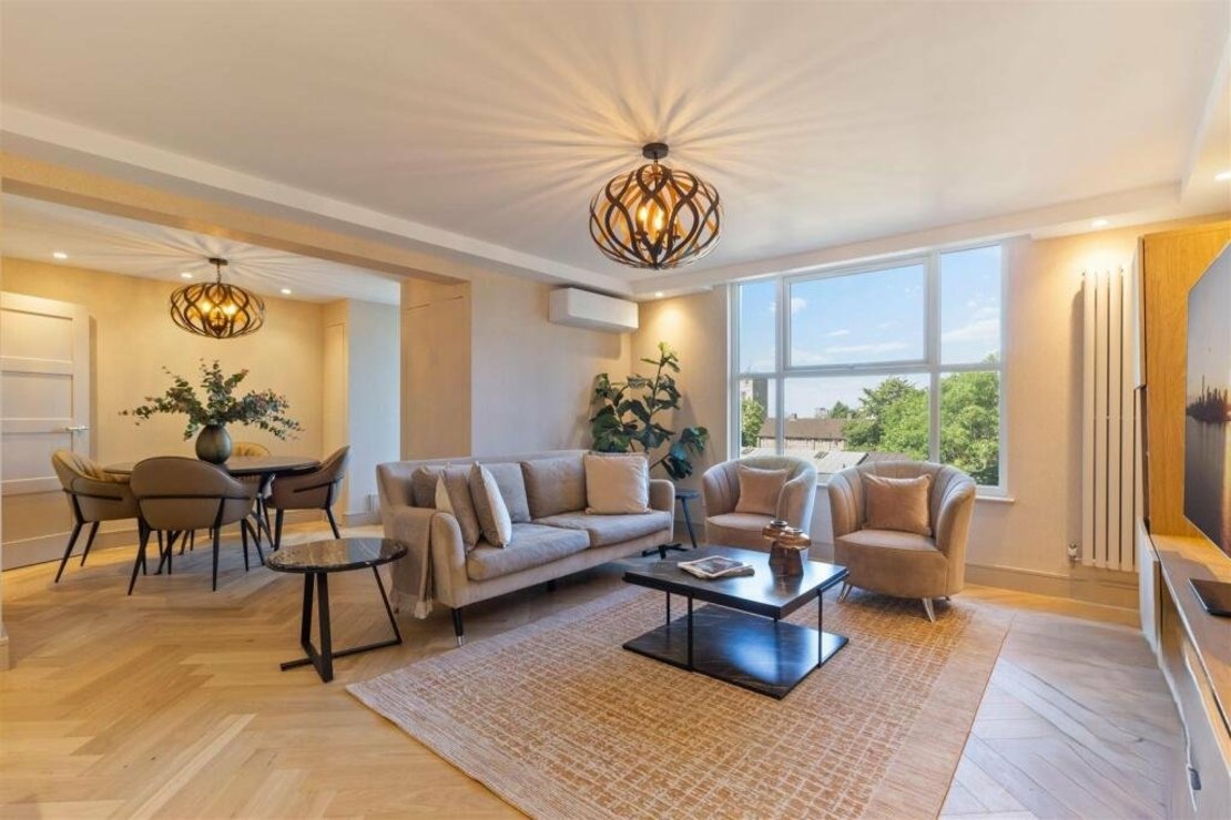 3 bedroom Flat to rent in Boydell Court-view2