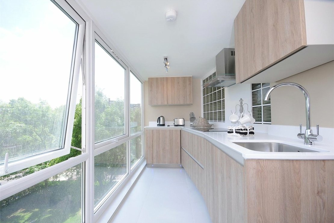 3 bedroom Flat to rent in Boydell Court-view2