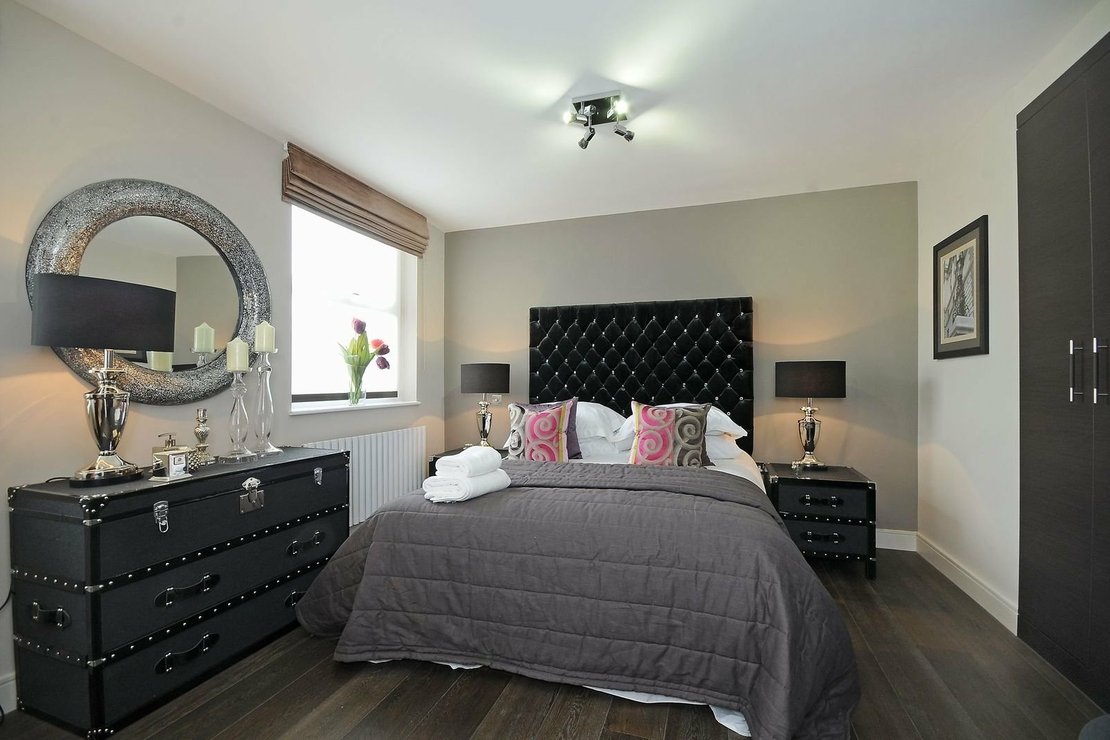 3 bedroom Flat to rent in Boydell Court-view5