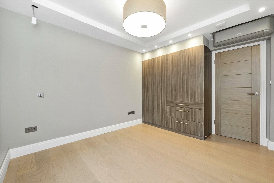 3 bedroom Flat,Newhome to rent in Boydell Court-view7