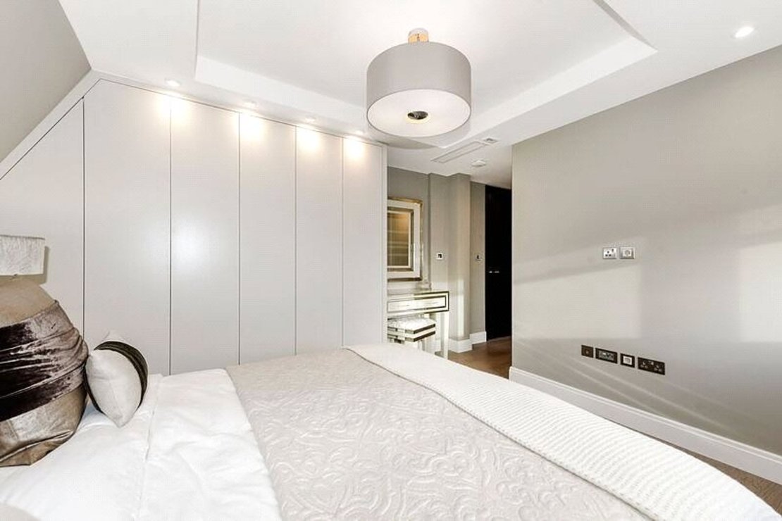 3 bedroom Flat,Newhome to rent in Boydell Court-view5